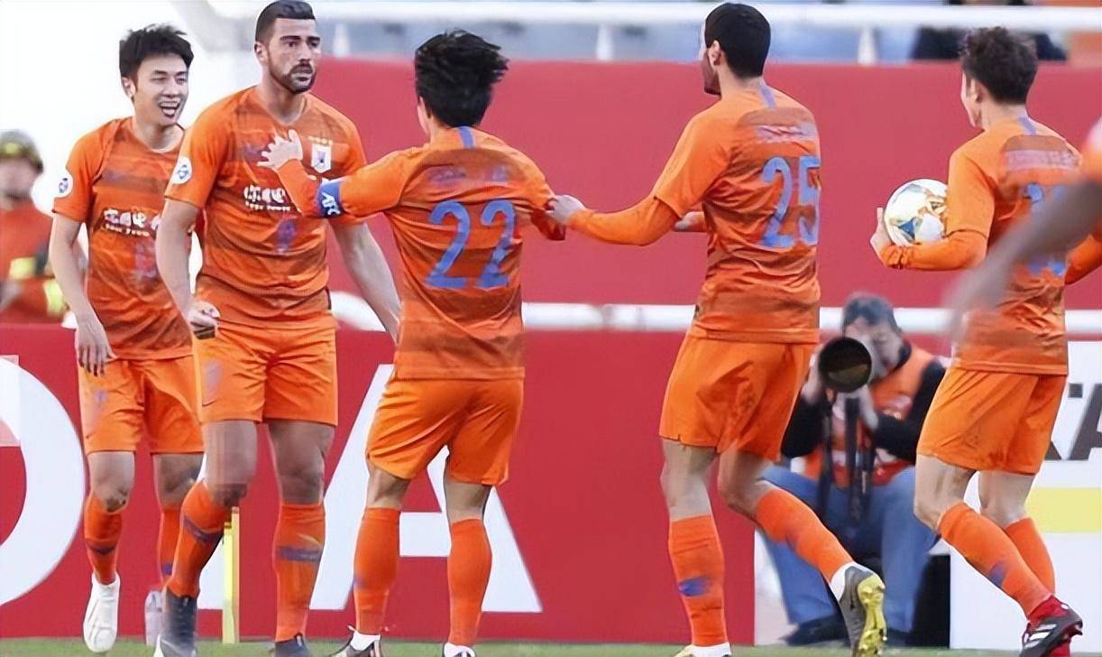 关于加时末段武汉三镇遗憾出局埃因霍温门线救险备战国王杯，网友：广州队队长鼓劲备战法甲的信息