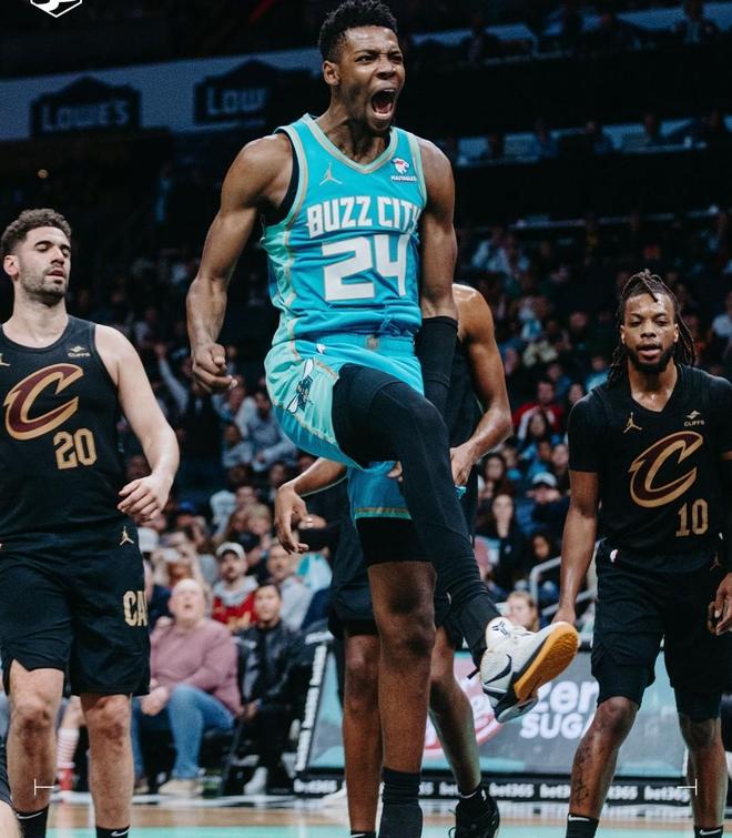 加时末段亚冠焦点战底特律活塞转会期官宣签约，媒体一致点评：浙江队防线松动的简单介绍